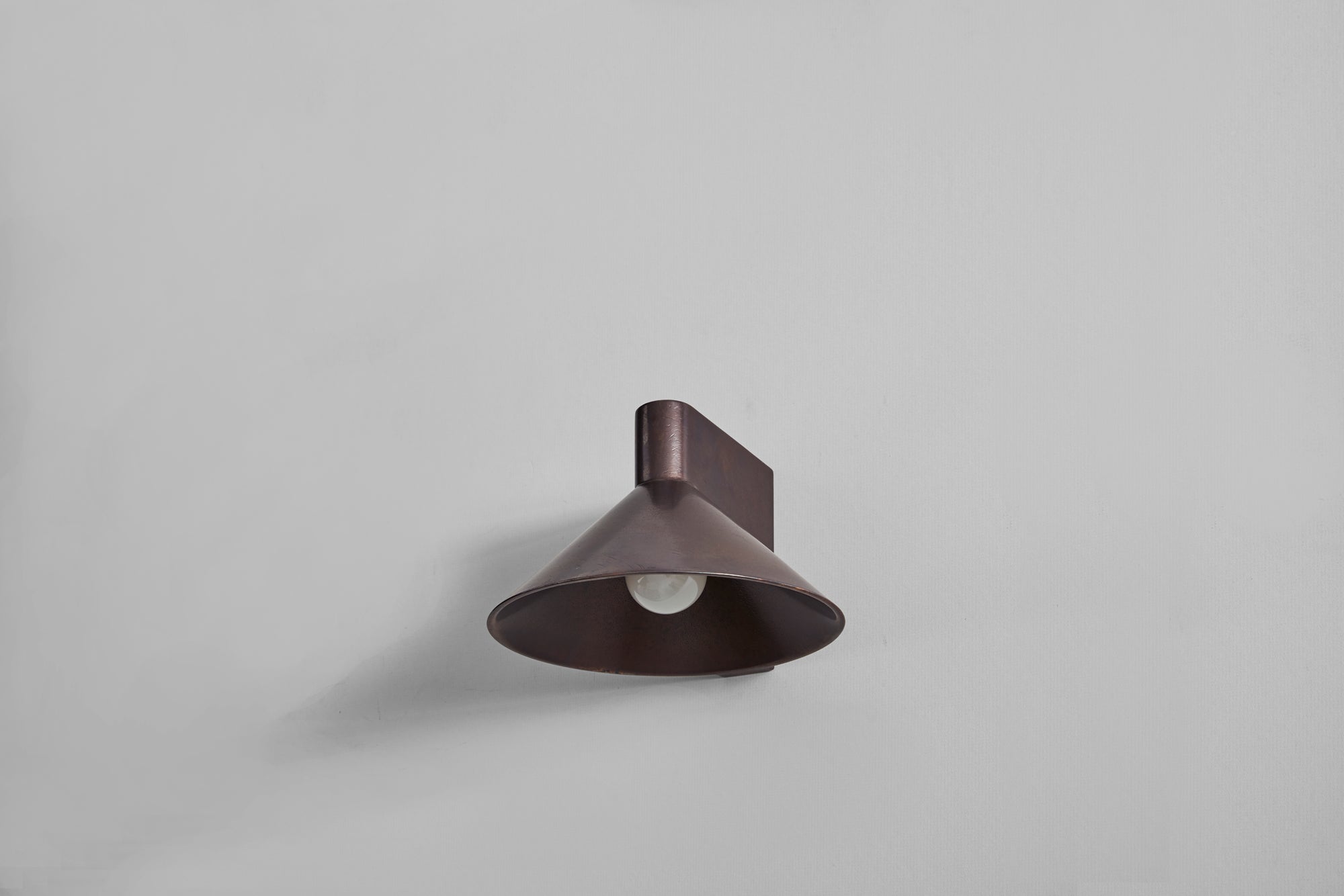 CONICAL WALL LIGHT - Thumbnail 4