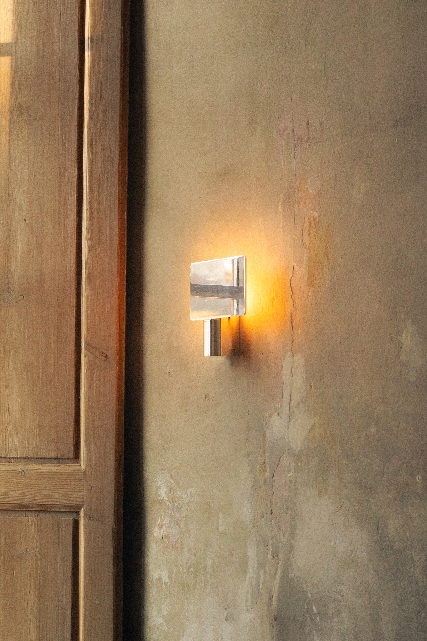 Shield Wall Light