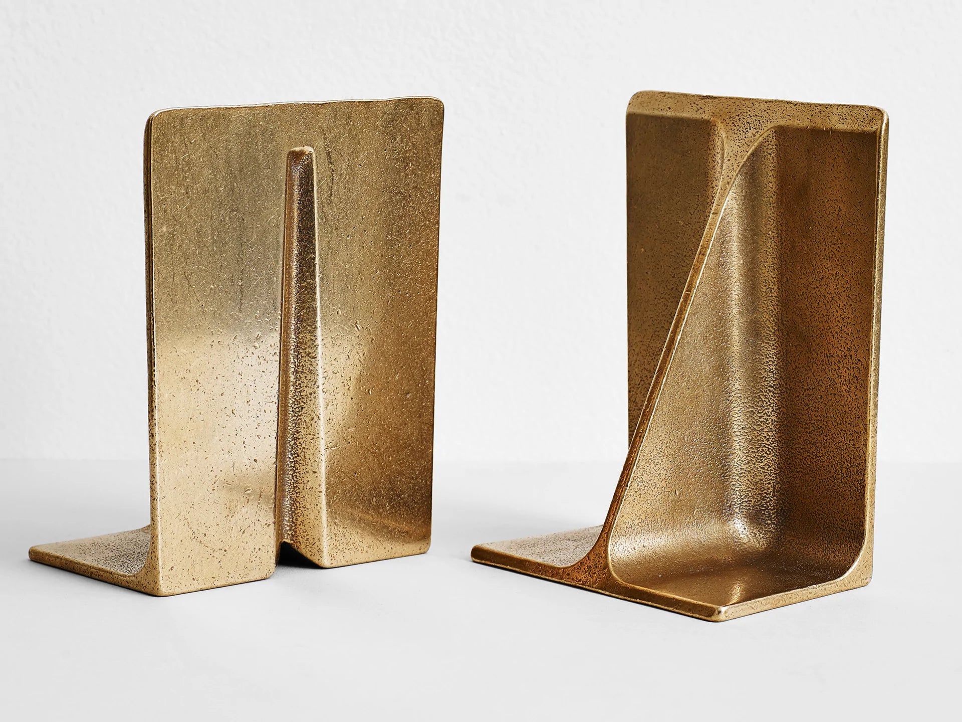 Fin Bookends
