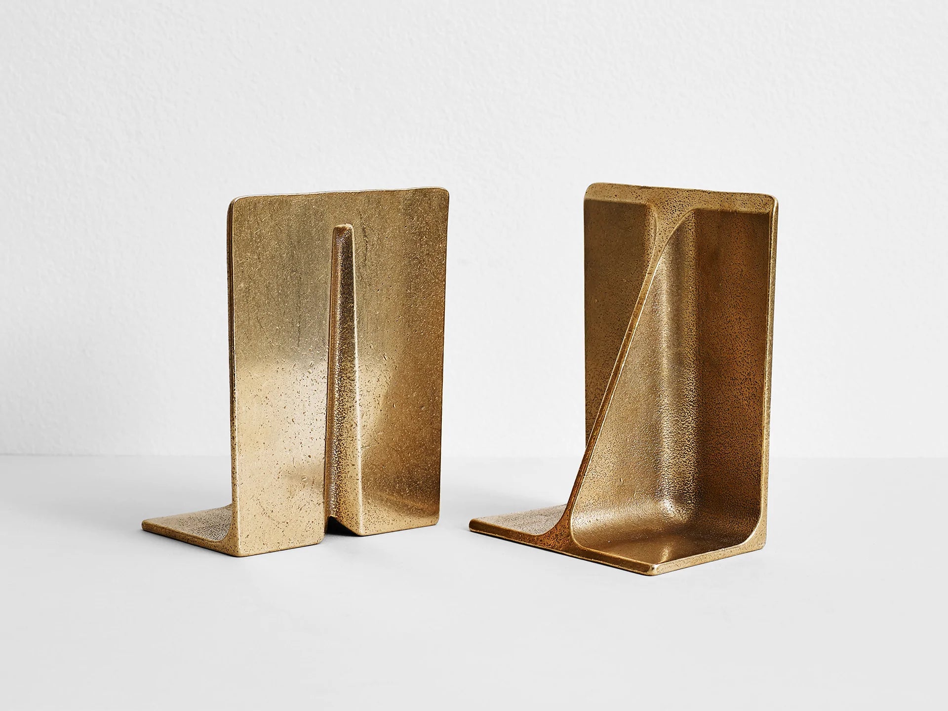 Fin Bookends